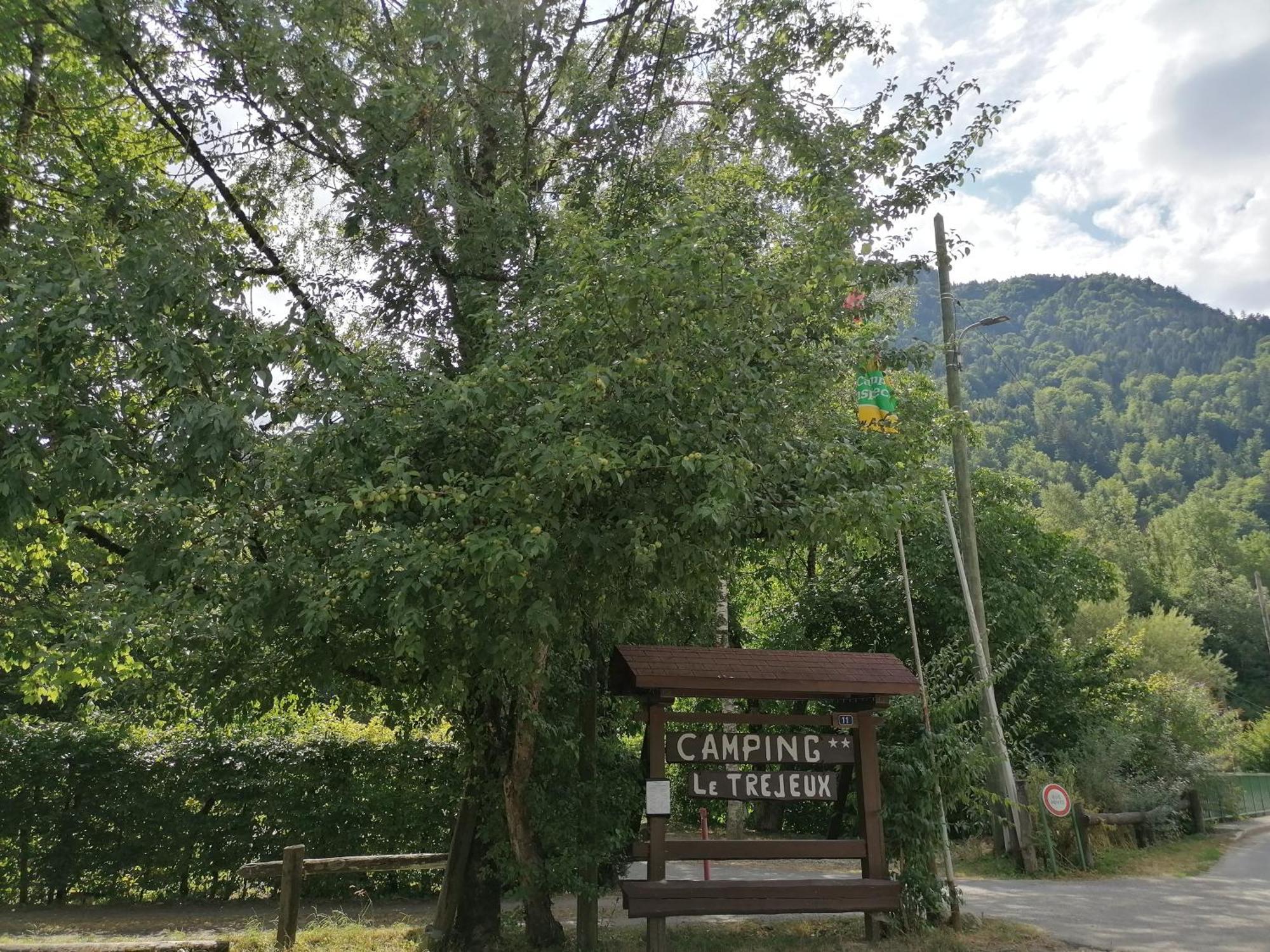 Camping Le Trejeux - Petit Chalet Thones Luaran gambar